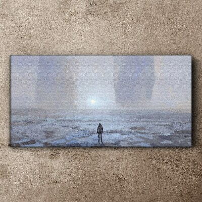 Vászonkép Egyedül kóborol egy ködös térben