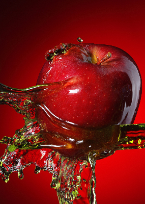 Ablak roló Piros alma a vízben