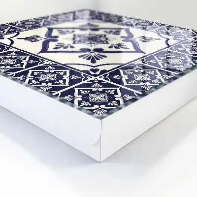 Kulcstároló szekrény Klasszikus elegancia virágmotívumokkal