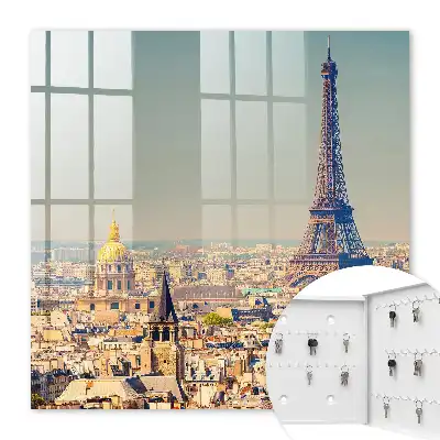 Kulcstároló szekrény Eiffel-torony a háttérben