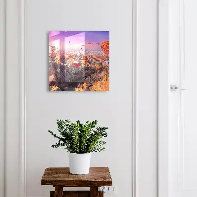 Kulcstároló szekrény Léggömbök a levegőben egy sziklás völgy felett