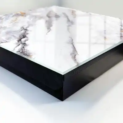 Kulcstartó szekrény falra Márvány elegancia egy csipetnyi luxussal