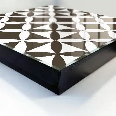 Kulcstartó szekrény Szimmetrikus kontrasztos geometriai kompozíció
