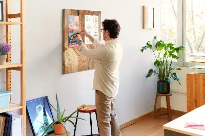 Színes parafatábla természetes fa textúrával