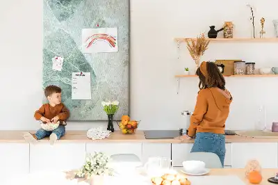 Színes parafatábla Márványtömb mintával