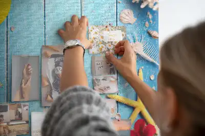 Színes parafatábla természetes kivitelben