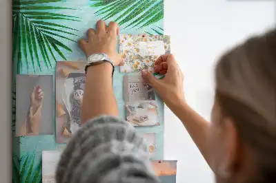 Parafatábla sűrű trópusi lombozat mintával