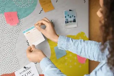 Doodle absztrakció parafatábla