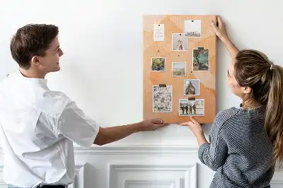 Nagy méretű, absztrakt háromszög mintás parafatábla