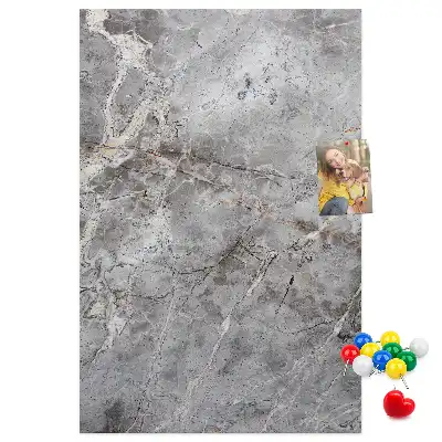 Színes parafatábla mély sötét márvány mintával