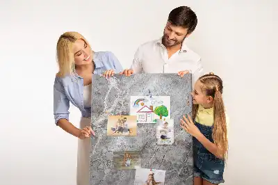 Színes parafatábla mély sötét márvány mintával