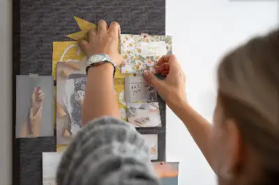 Színes parafatábla inspiráló idézettel
