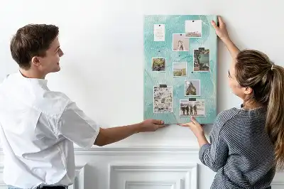 Színes márvány mintás parafatábla absztrakt motívummal