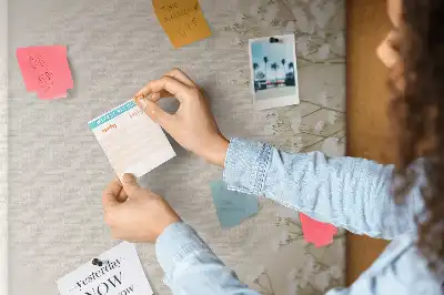 Színes parafatábla Finom virágok mintával