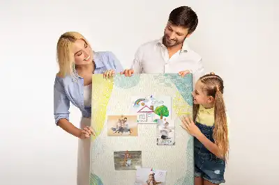 Dekoratív szegélyes színes parafatábla