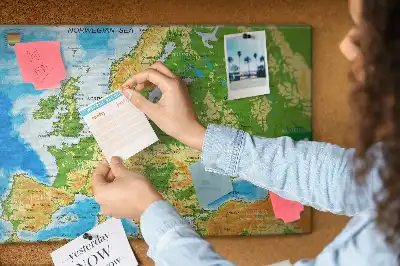 Földrajzi világtérkép mintás parafa üzenőtábla