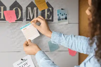 Fali parafa üzenőtábla Home feliratú dekorációval