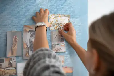 Geometriai absztrakt háromszöges parafatábla