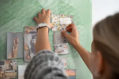 Fali parafa üzenőtábla háromszög absztrakt mintával