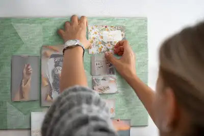 Fali parafa üzenőtábla háromszög absztrakt mintával