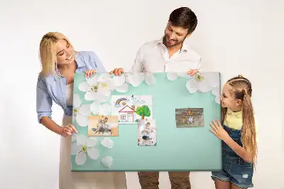 Virágzó százszorszépek mintás fali parafa üzenőtábla