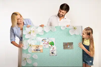 Virágzó százszorszépek mintás fali parafa üzenőtábla