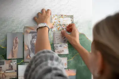 Modern növényi mintás parafa tábla