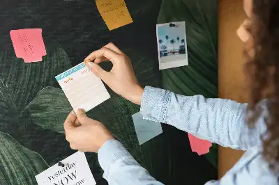 Trópusi monstera mintás parafa üzenőtábla
