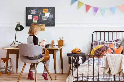 Világtérkép körvonalú parafa üzenőtábla