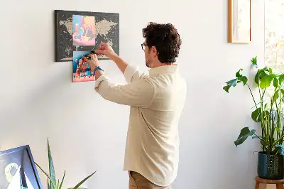 Stílusos retro világtérképes parafa üzenőtábla