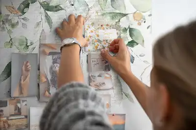 Fali parafa üzenőtábla levelek és növények mintával
