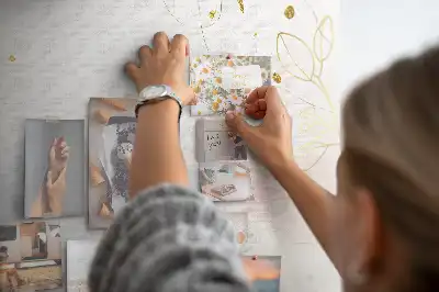 Fali parafa üzenőtábla arany vonalas grafikával