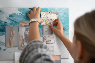Ecsetvonások mintás parafatábla