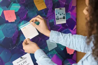 Geometriai alakzatú parafa üzenőtábla