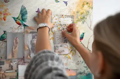 Parafatábla virágok és madarak mintával