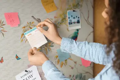 Parafatábla virágok és madarak mintával