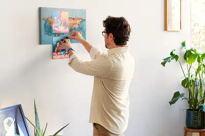 Modern földgömb mintás parafa üzenőtábla
