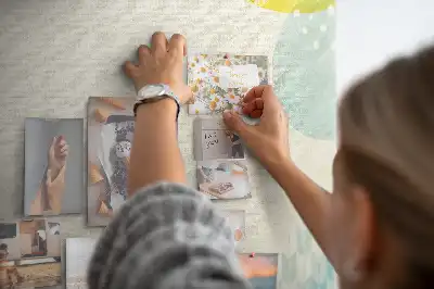 Mintás keretű fali parafa üzenőtábla
