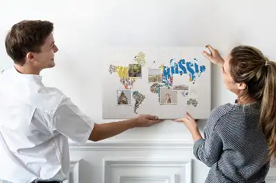 Fali parafa üzenőtábla térképet alkotó feliratokkal
