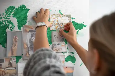 Parafatábla zöld világtérkép mintával