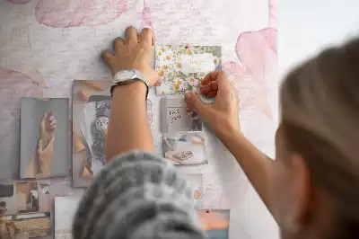 Akvarell szirmok mintás parafa üzenőtábla