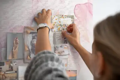 Akvarell szirmok mintás parafa üzenőtábla