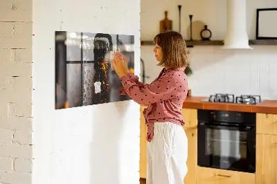 Üvegpalackok mintás mágneses fali tábla