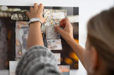 Üvegpalackok mintás mágneses fali tábla