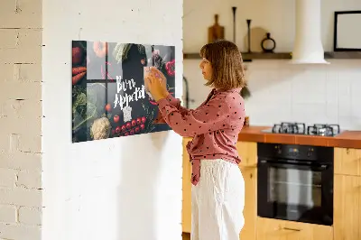 Bon appetit feliratú fali üzenőtábla