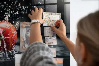 Fali üzenőtábla paradicsom mintával