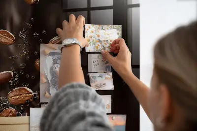 Forró kávé feliratú fali üzenőtábla