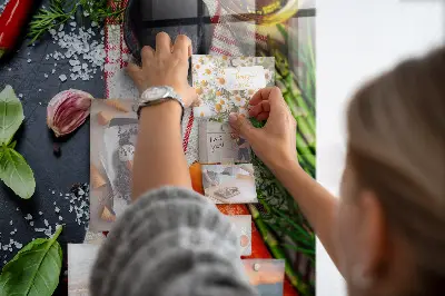 Fali üzenőtábla zöldséges mintával