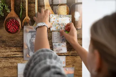 Fali üzenőtábla kanál és fűszer mintával