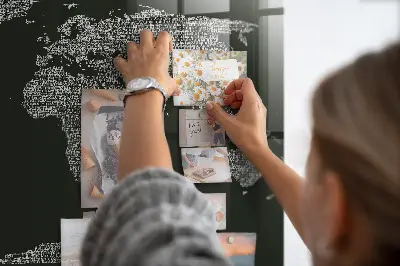 Fali üzenőtábla A kontinensek nevei mintával